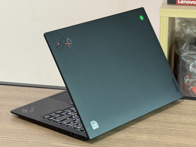 Lenovo Thinkpad X1 Carbon Gen 9