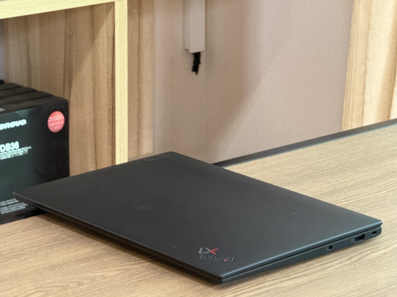 Lenovo Thinkpad X1 Carbon Gen 9