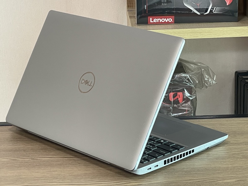 Dell Precision 3571
