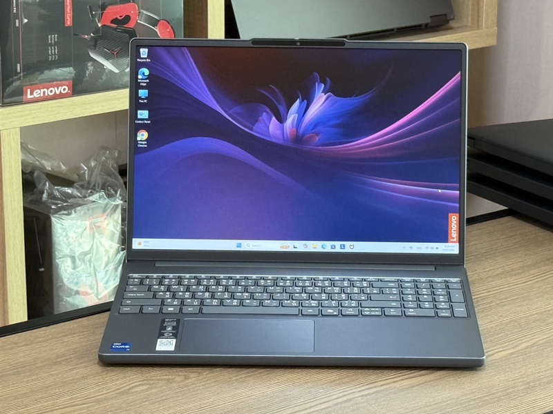 Lenovo IdeaPad Slim 3 15IRH10