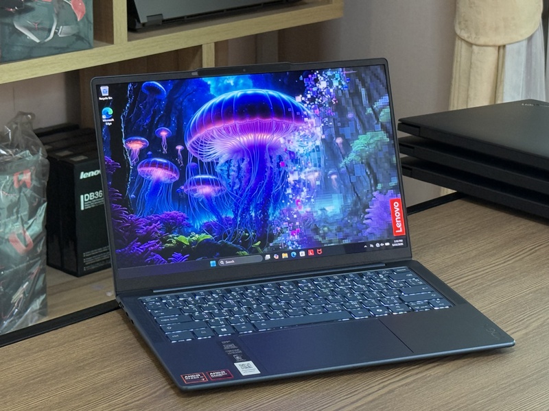 Lenovo Yoga Slim 7 14AKP10
