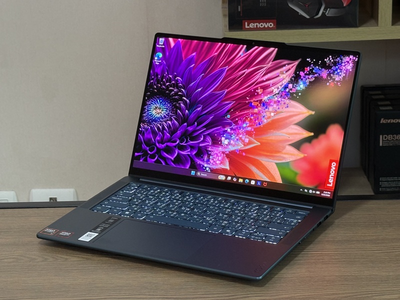 Lenovo Yoga Pro 7 14AKP10