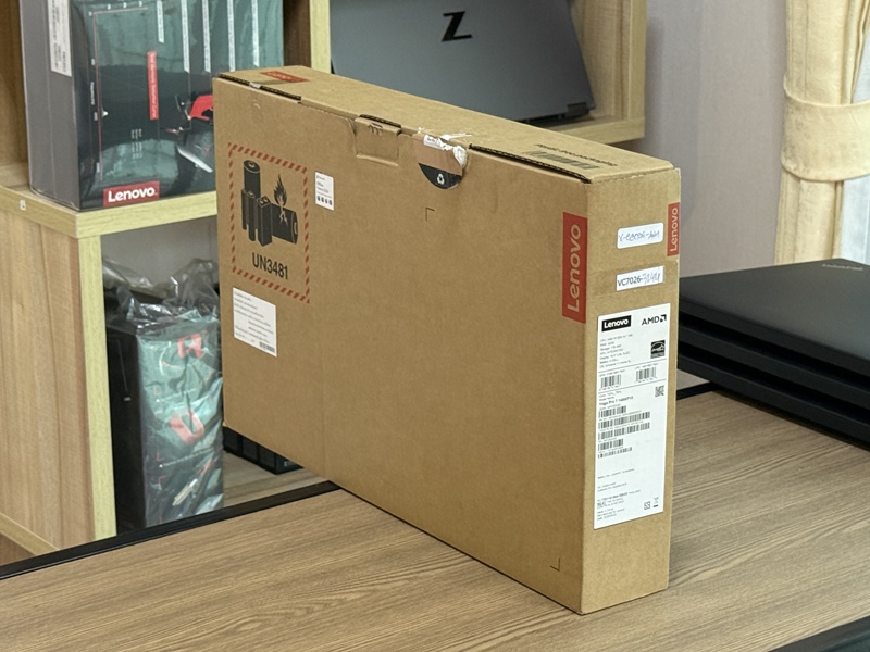Lenovo Yoga Pro 7 14AKP10