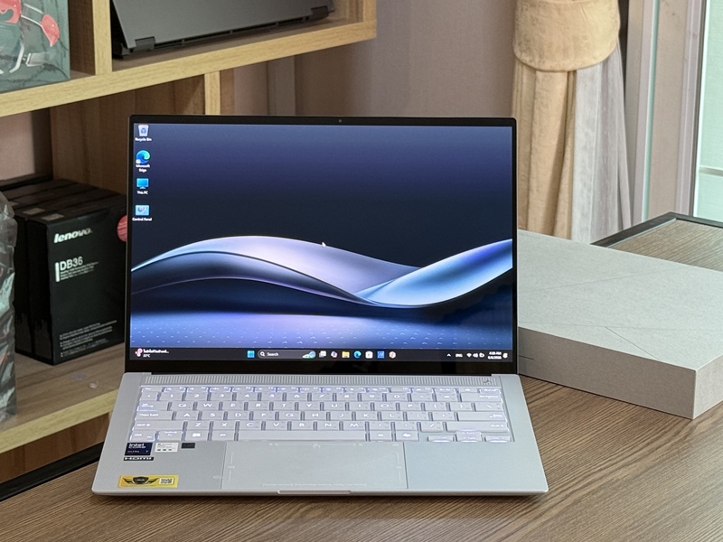 Asus ZenBook S14 OLED UX5406SA