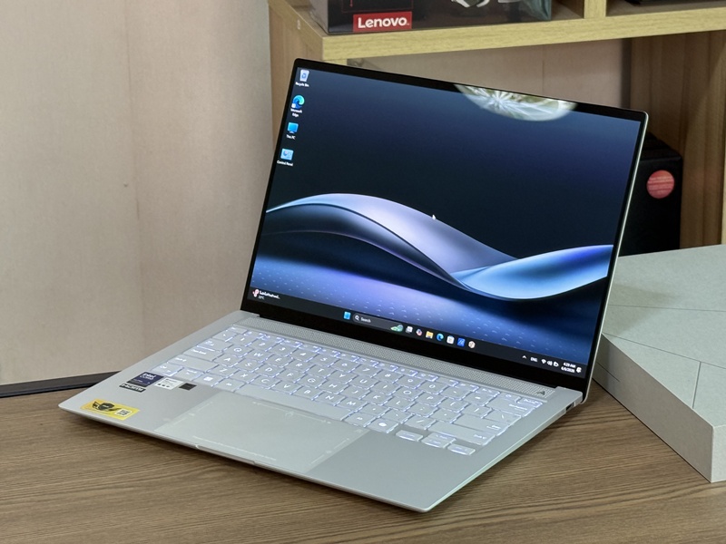 Asus ZenBook S14 OLED UX5406SA
