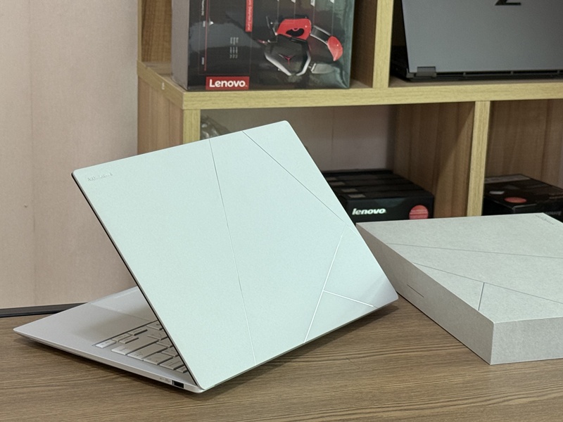 Asus ZenBook S14 OLED UX5406SA
