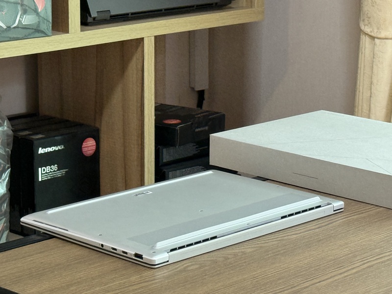 Asus ZenBook S14 OLED UX5406SA