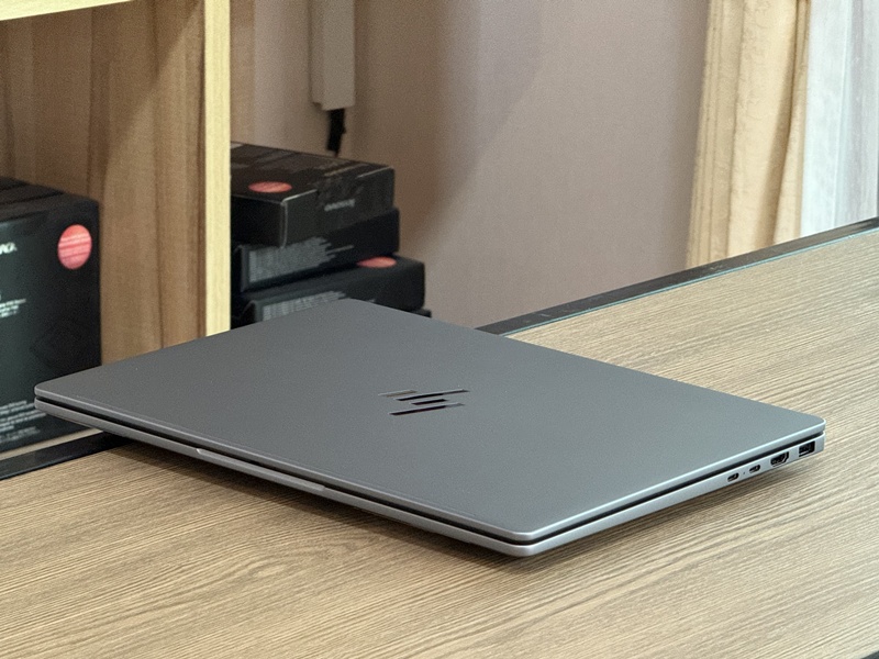 HP OmniBook 7 AI 14-fr0061TU Silver