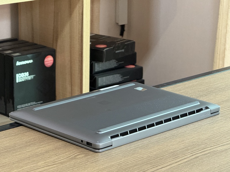 HP OmniBook 7 AI 14-fr0061TU Silver