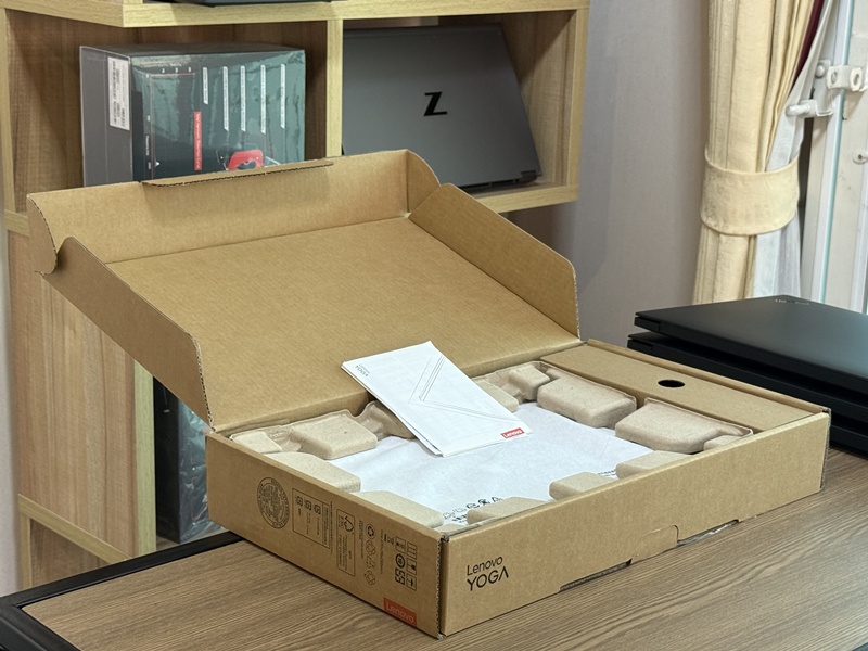 Lenovo Yoga Slim 7 14AKP10-83JY0036TA