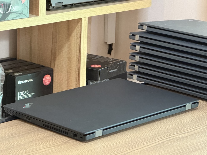 Lenovo Workstation ThinkPad P15s G2