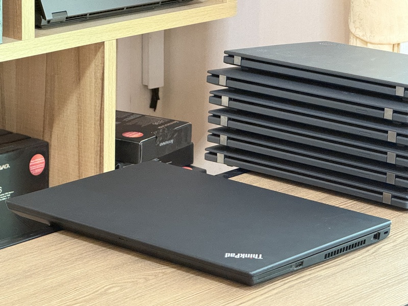 Lenovo Workstation ThinkPad P15s G2