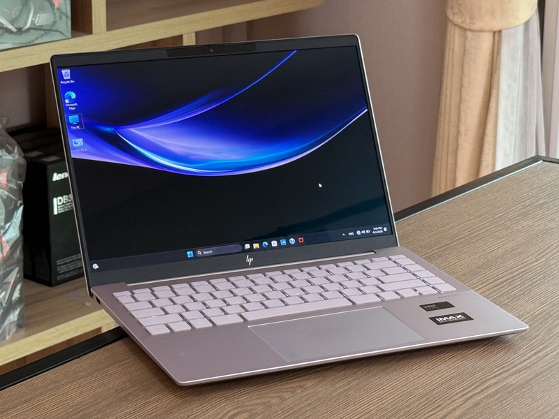 HP Pavilion Plus 14-ew1096TU