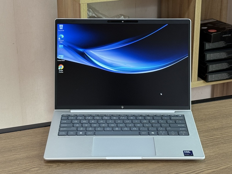 HP EliteBook 8 G1i (14-inch)