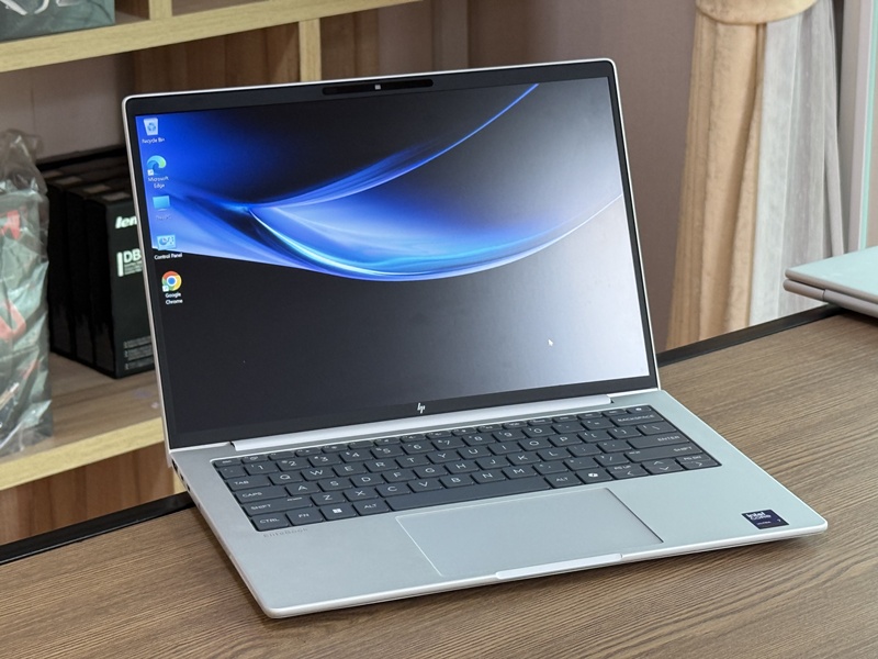 HP EliteBook 8 G1i (14-inch)
