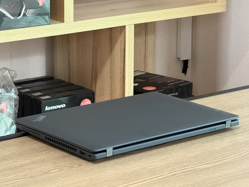 Lenovo Thinkpad P4s G3
