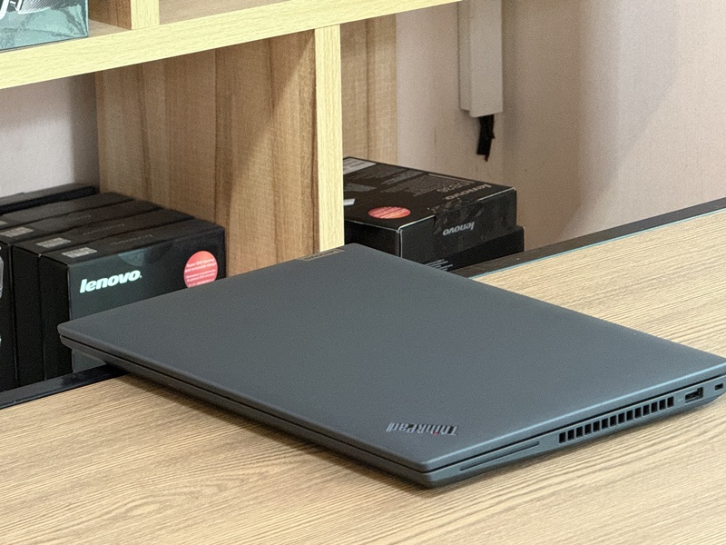 Lenovo Thinkpad P4s G3