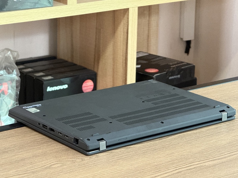 Lenovo Thinkpad P4s G3