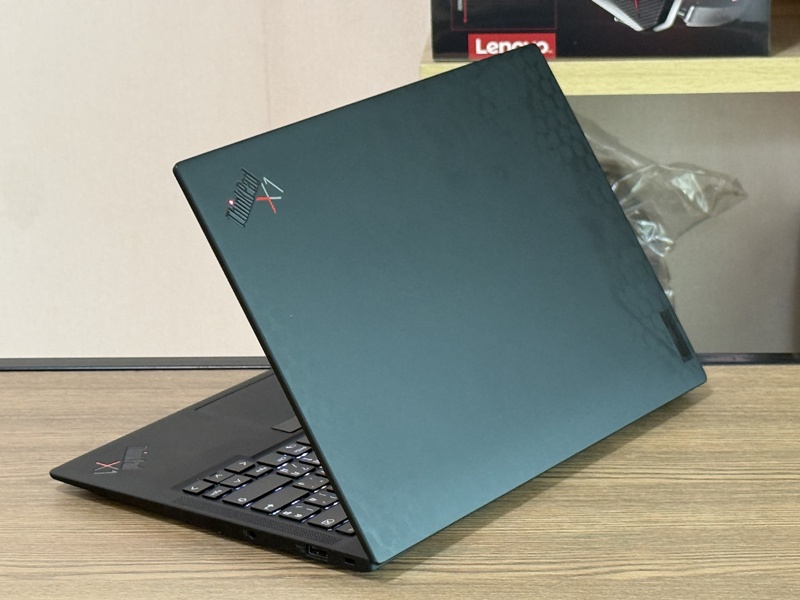 Lenovo Thinkpad X1 Carbon Gen 9