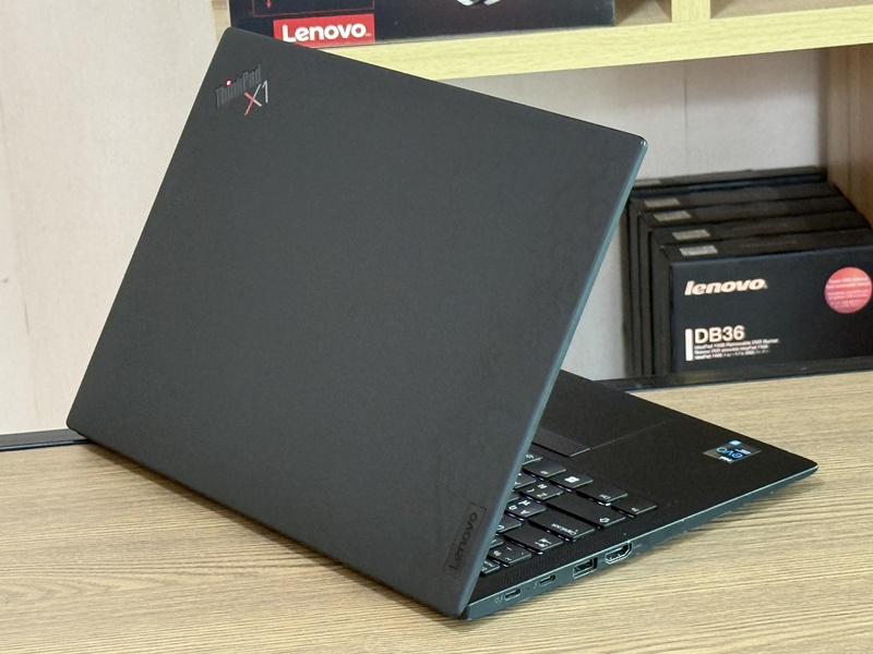Lenovo Thinkpad X1 Carbon Gen 9