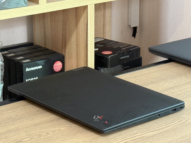 Lenovo Thinkpad X1 Carbon Gen 9