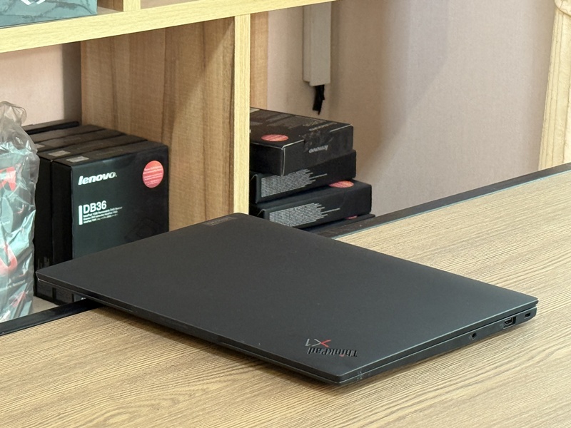 Lenovo Thinkpad X1 Carbon Gen 10