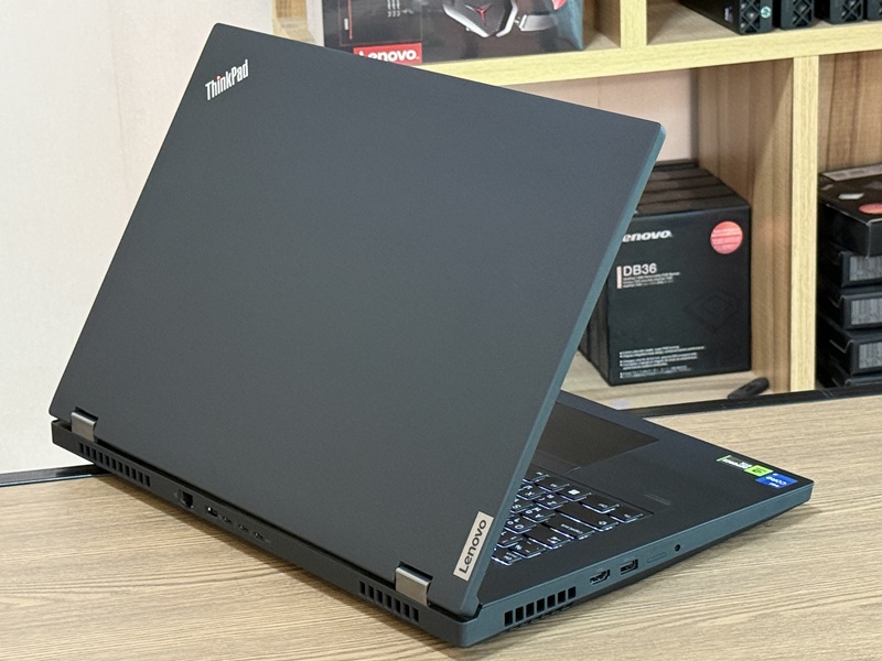 Lenovo ThinkPad P17 G2