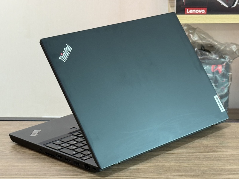 Lenovo Thinkpad P15v G3