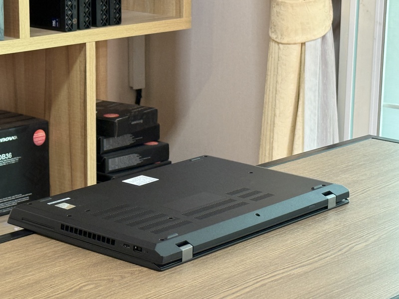 Lenovo Thinkpad P15v G3