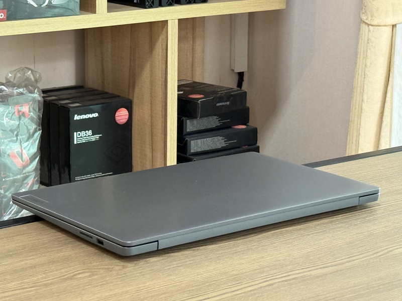 Lenovo IdeaPad Slim 3 15AMN8