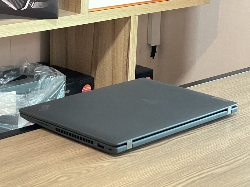 Lenovo Thinkpad P4s G3 มี LTE