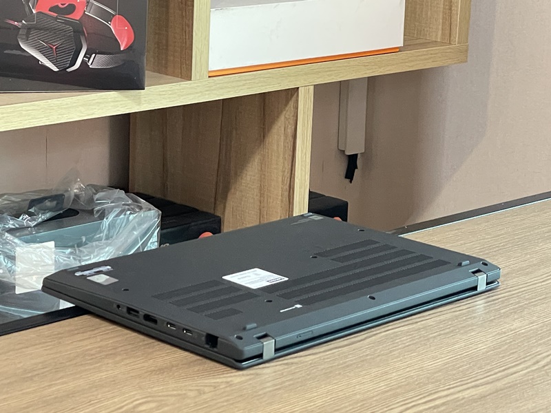 Lenovo Thinkpad P4s G3 มี LTE