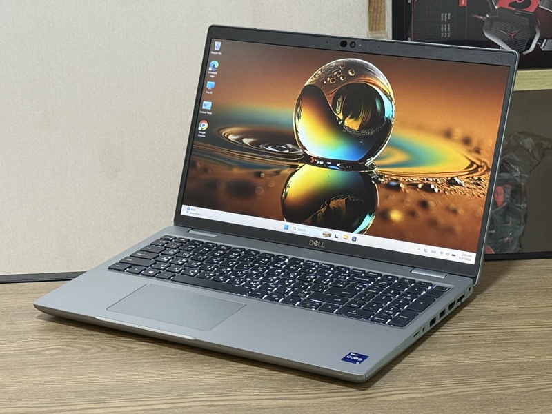 Dell Precision 3561