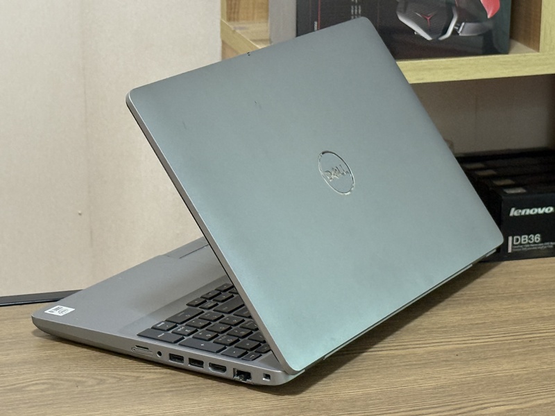 Dell Precision 3551