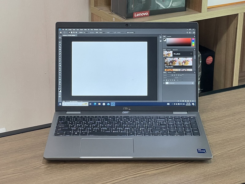 Dell Precision 3561