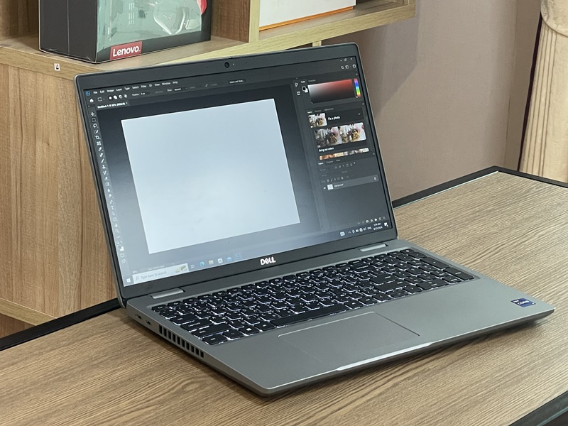 Dell Precision 3561