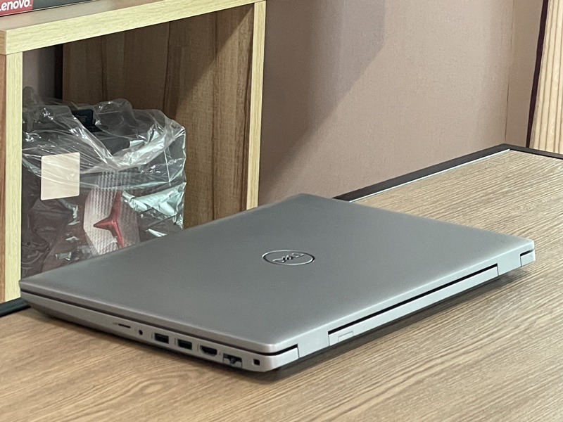 Dell Precision 3561