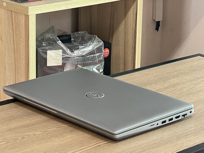 Dell Precision 3561
