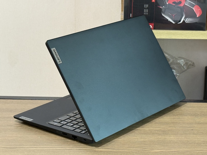 Lenovo V15 Gen 6