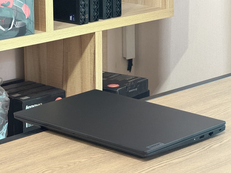 Lenovo V15 Gen 6