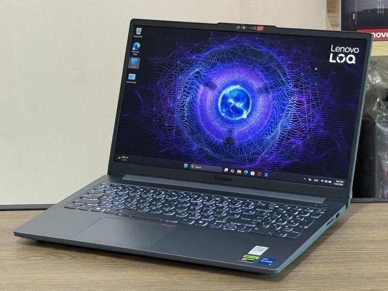 LENOVO LOQ 15IAX9E