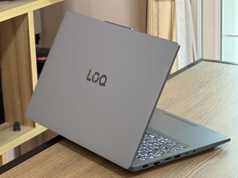 LENOVO LOQ 15IAX9E