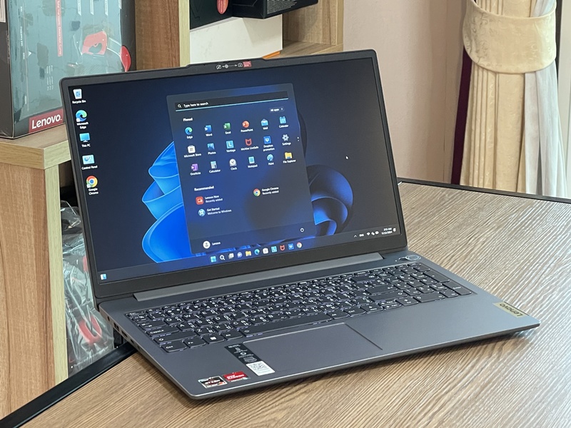 Lenovo IdeaPad Slim 3 15AMN8
