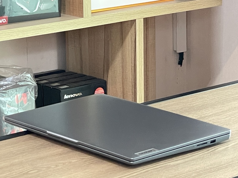 Lenovo IdeaPad Slim 3 15AMN8